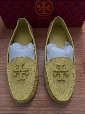 Tory Burch EVERLY DRIVER loafers - tumbled leather calendula yellow